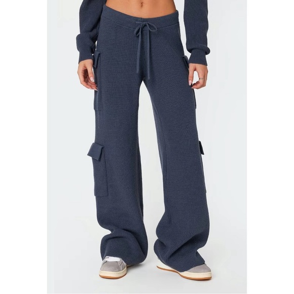 Edikted Pants - Edikted wynter cargo sweatpants